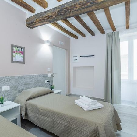 Residenza Borgo Guazzo Hotel Parma Buitenkant foto
