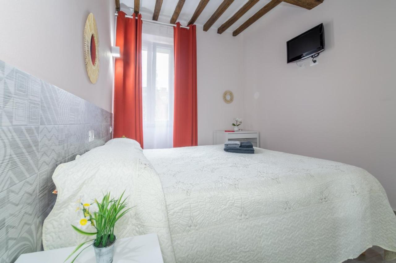 Residenza Borgo Guazzo Hotel Parma Buitenkant foto